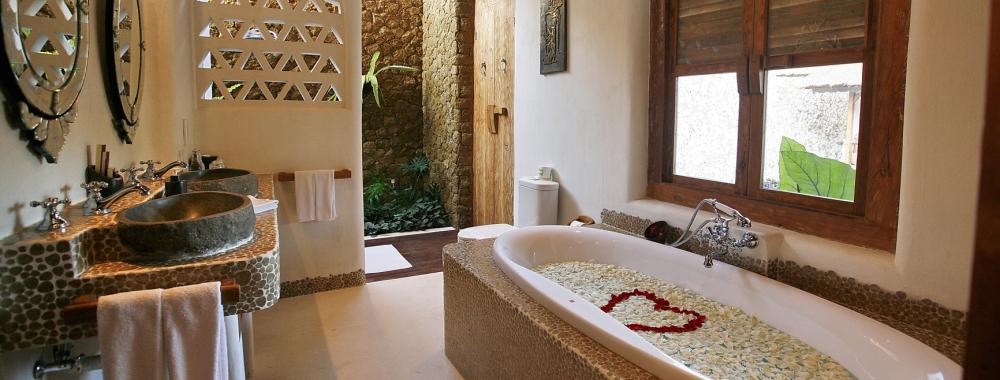 Modern luxury bathroom. 3.jpg